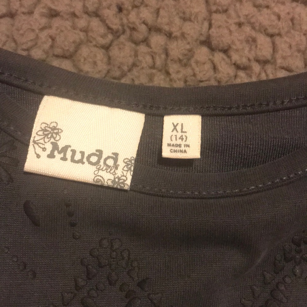 A romper - Picture 2 of 3